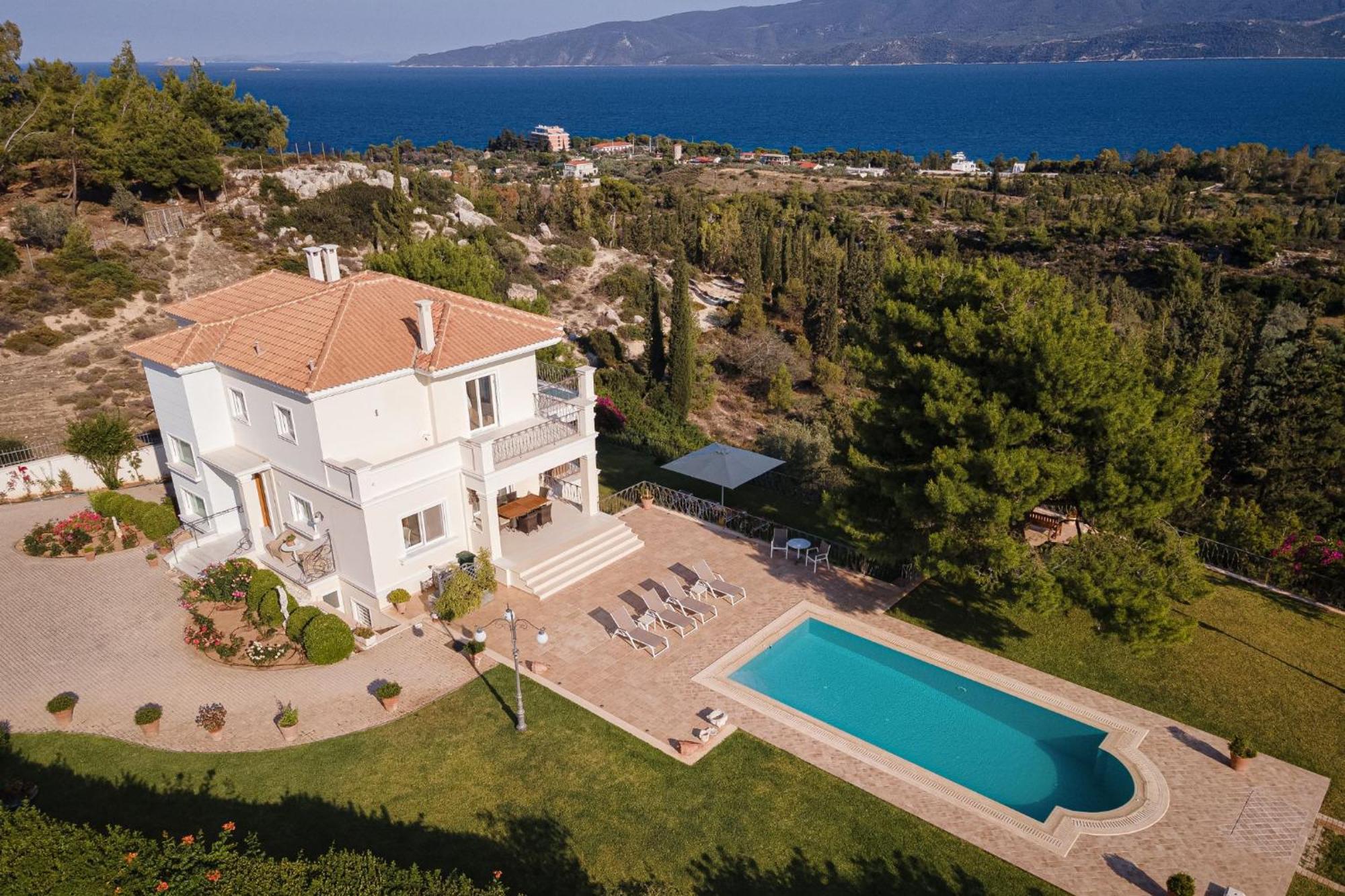 Villa Fantasia Isthmia Exterior photo