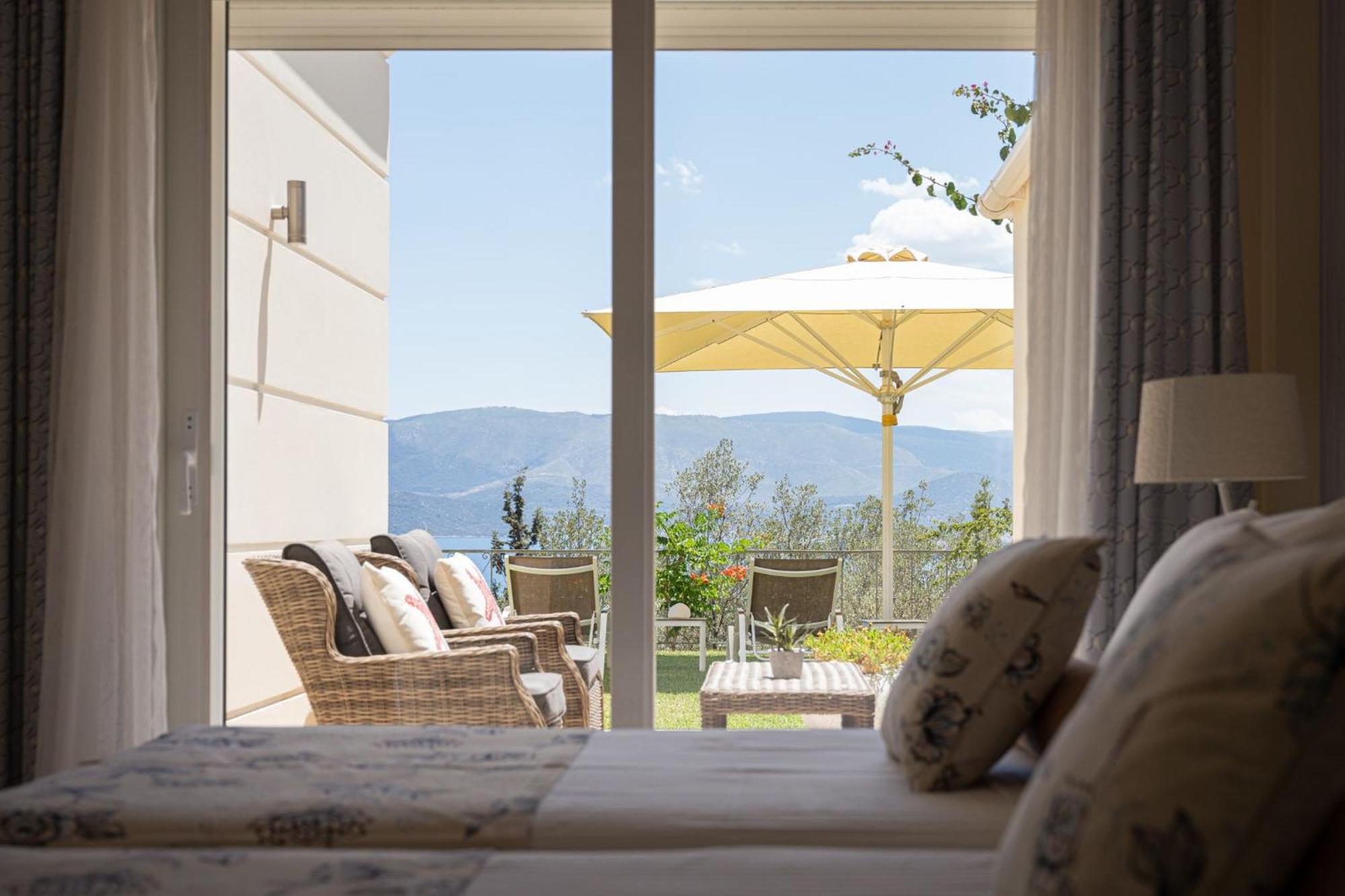 Villa Fantasia Isthmia Exterior photo