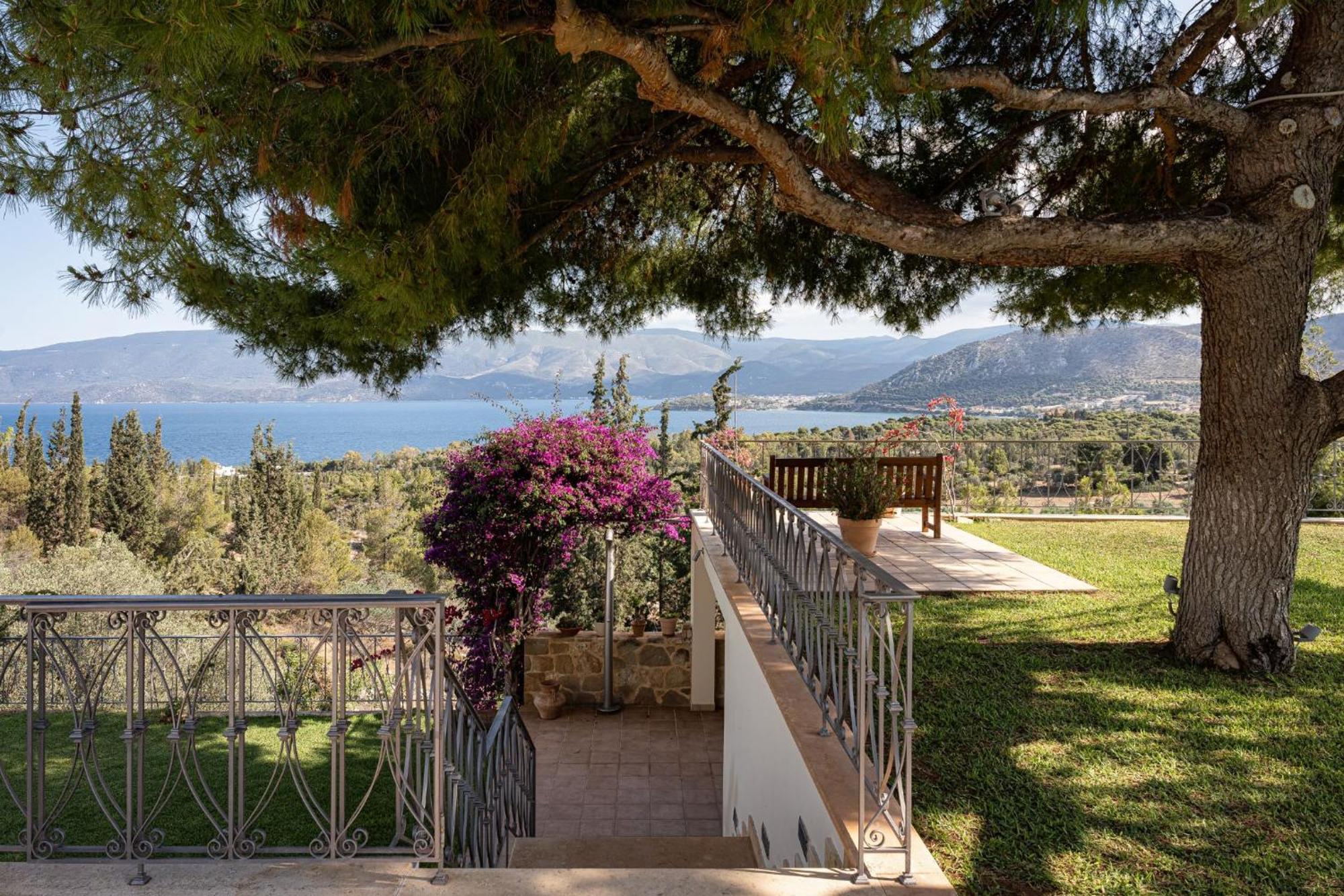 Villa Fantasia Isthmia Exterior photo